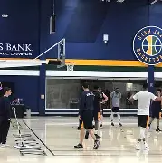 社区盾倒计时，犹他爵士冲刺阶段队长鼓劲，细节引发关注，底气十足，心理建设被强调的简单介绍