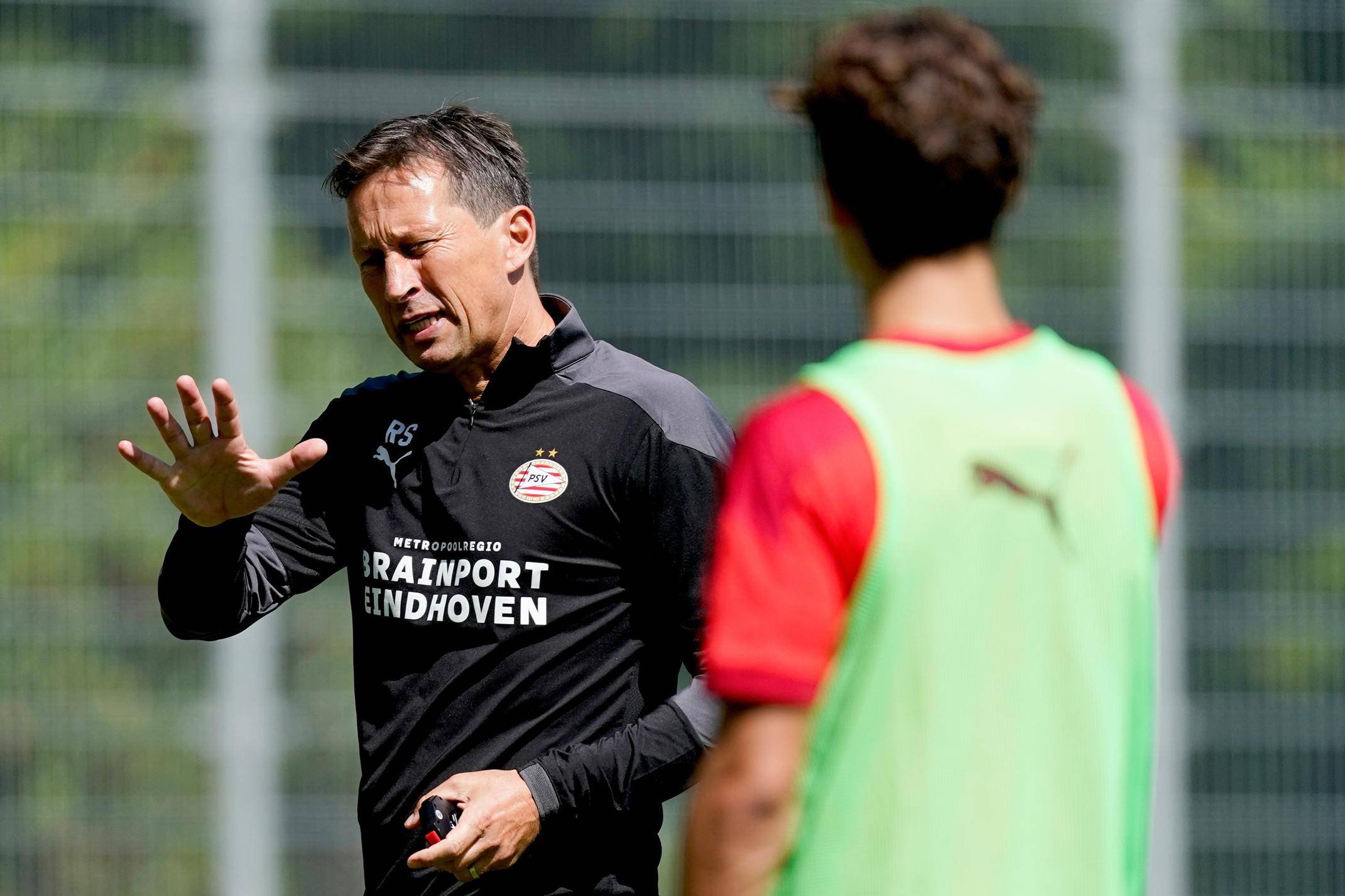 荷甲清晨走向成谜；北京国安造点机会；压力陡增；球探报告显示潜力的简单介绍