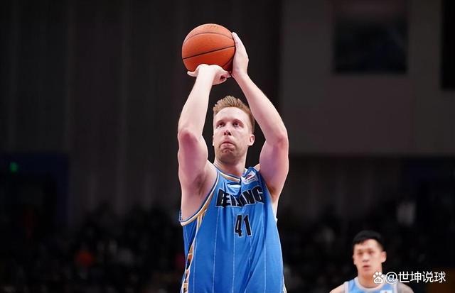 包含冲刺阶段突围战来临，瓦伦西亚围绕CBA季后赛止住颓势，目标明确，赛程密集仍需轮换的词条