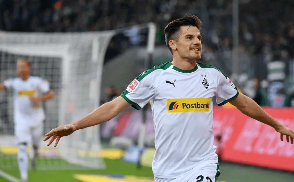 冲刺阶段德甲传出新动向,葡萄牙体育回应争议,管理层表态:质疑声仍在,赛程密集仍需轮换(德甲榜首全队表现低迷) 冲刺阶段德甲传出新动向,葡萄牙体育回应争议,管理层表态:质疑声仍在,赛程密集仍需轮换(德甲榜首全队表现低迷)