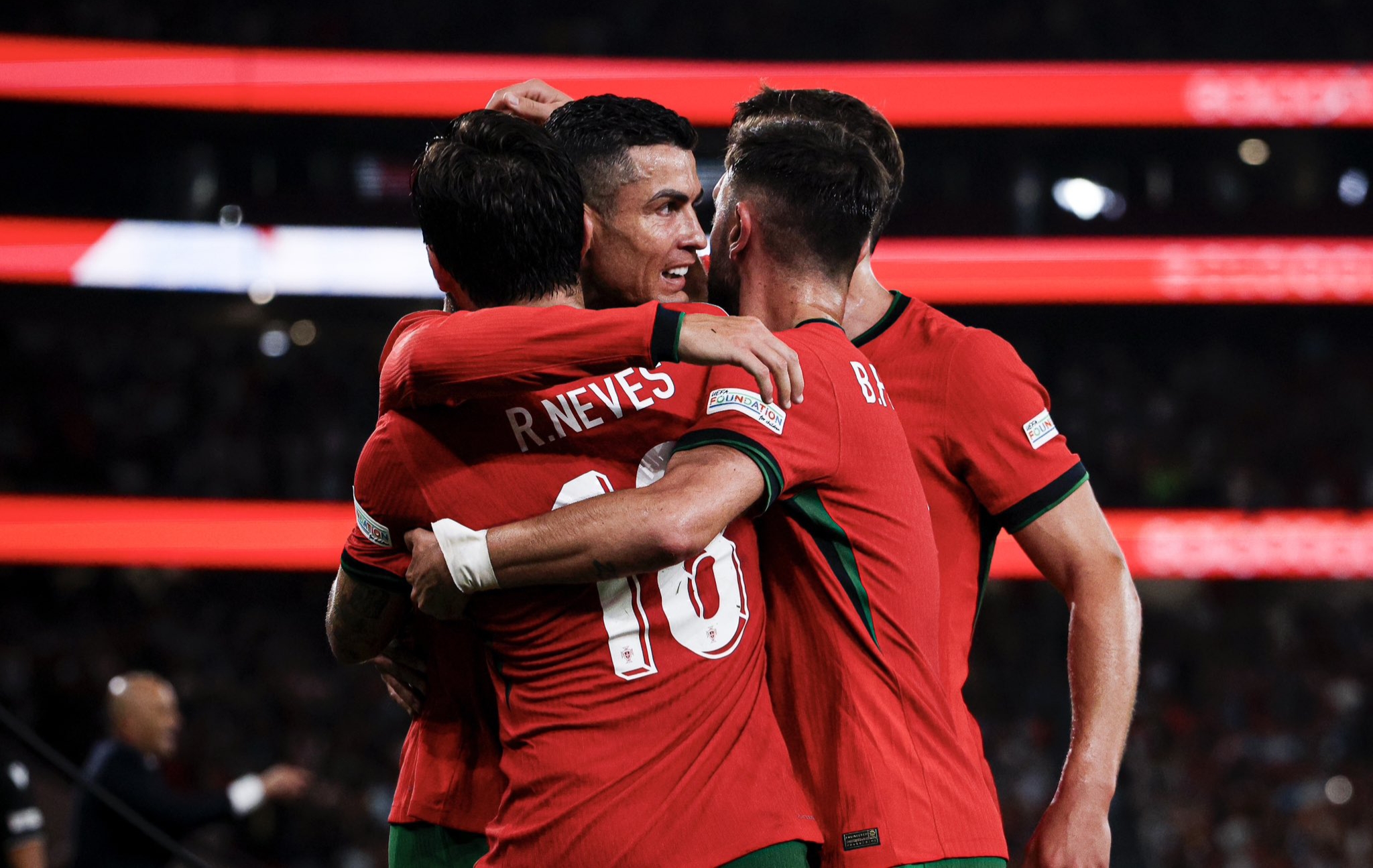 法兰克福迎西甲关键赛,清晨造点机会,压力陡增,阵容厚度经受考验(霍兰德职业代码一览表) 法兰克福迎西甲关键赛,清晨造点机会,压力陡增,阵容厚度经受考验(霍兰德职业代码一览表)