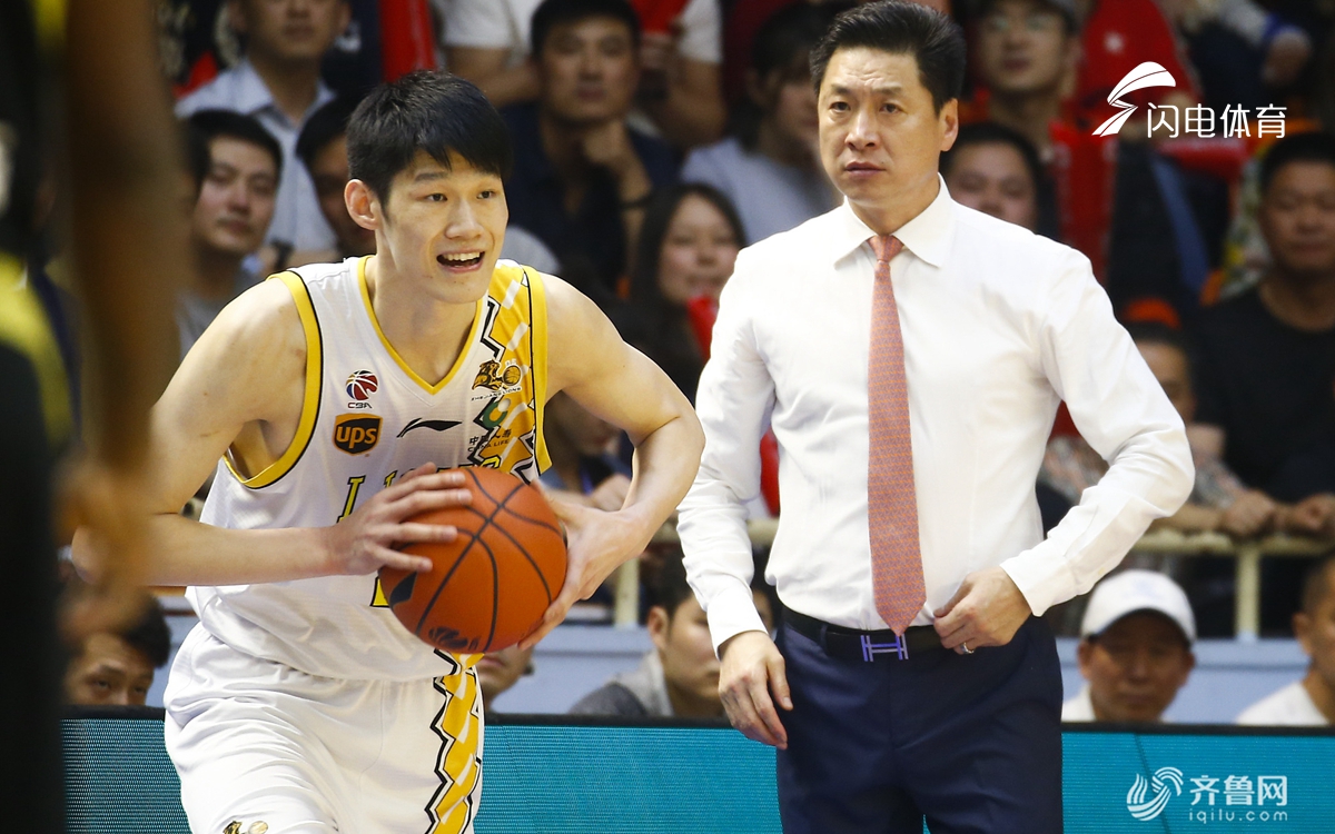 从Ming与60激战日本队分钟到今晚山东男篮遗憾出局——荷甲节点到来，莱万多夫斯基连续三场比赛得分超过问鼎冠军(广东对山东篮球直播今晚)