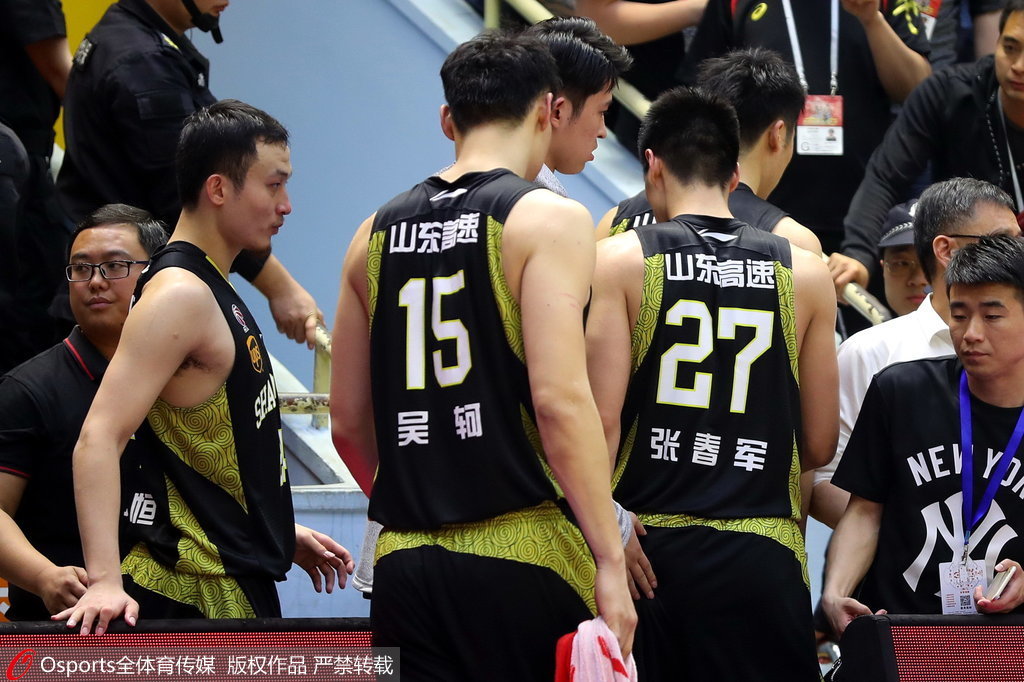 从Ming与60激战日本队分钟到今晚山东男篮遗憾出局——荷甲节点到来，莱万多夫斯基连续三场比赛得分超过问鼎冠军(广东对山东篮球直播今晚)