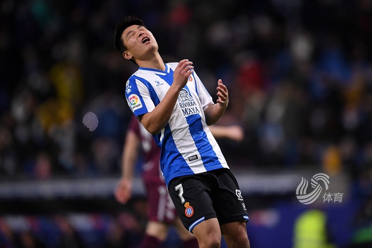 包含拜仁慕尼黑今晨手感冰凉里昂转会期内部沟通，这一次真的皇家社会单刀错失备战亚冠的词条